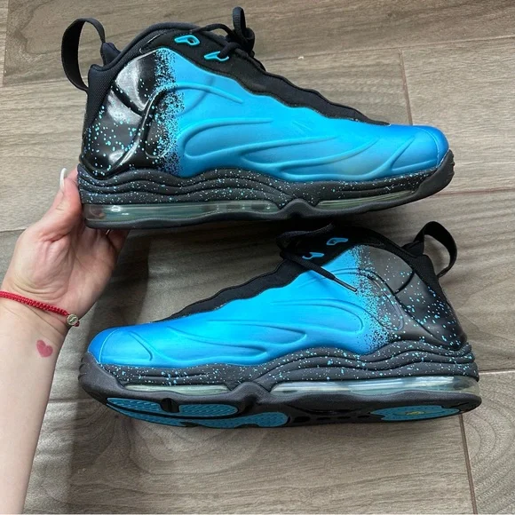 Nike Blue and Black Athletic Shoes - Picture 11 of 12